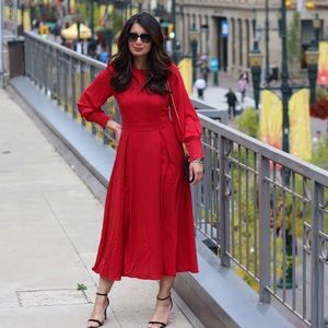 MIDI red dress